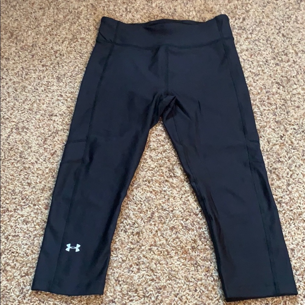 Black Under Armour crop leggings